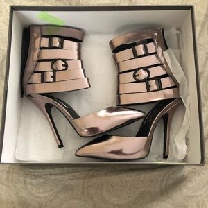 Keyshia Cole by Steve Madden metallic pump